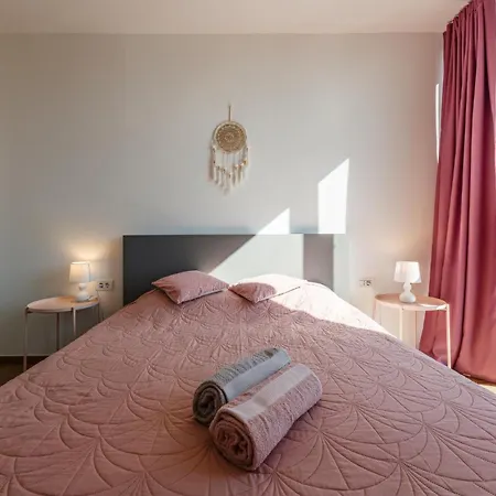 B14-exclusive Apartment&parking Appartement